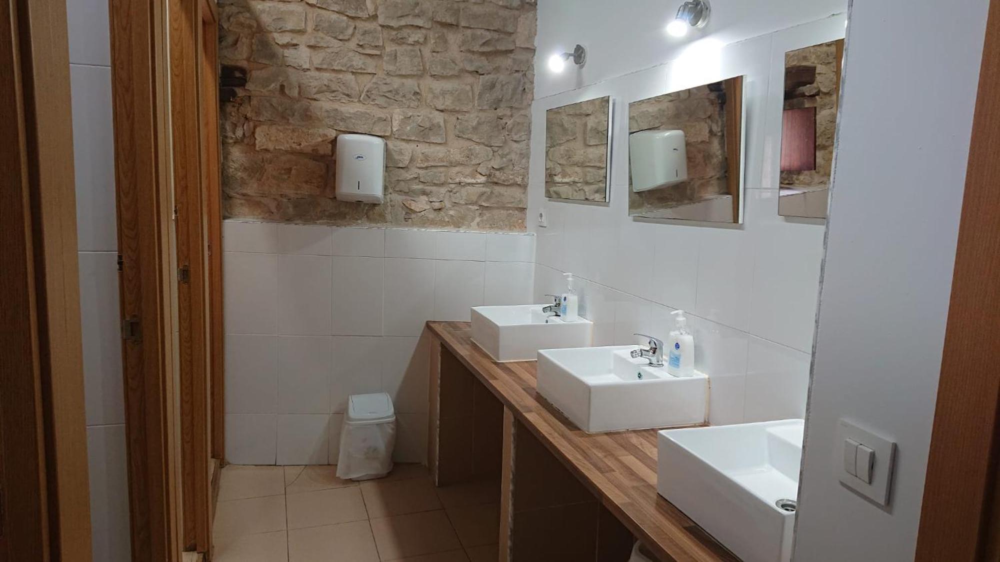 Albergue Sansol - El Oasis Del Camino Frances - Exclusivo Para Peregrinos Exterior foto